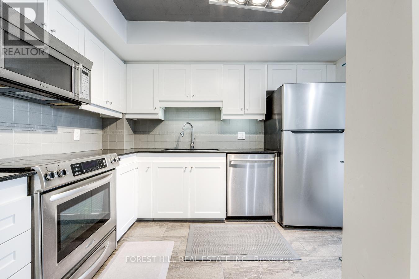 1707 - 65 Harbour Square, Toronto, Ontario  M5J 2L4 - Photo 4 - C13690636