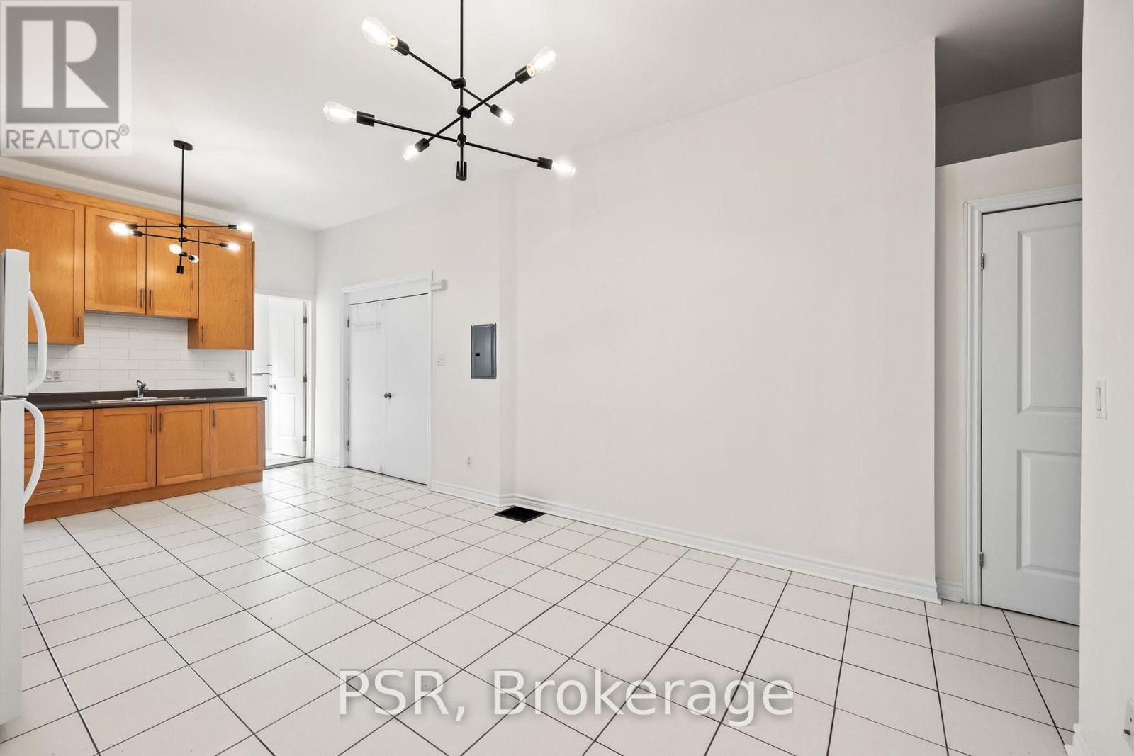 Front - 112 Ossington Avenue, Toronto, Ontario  M6J 2Z4 - Photo 11 - C13690672