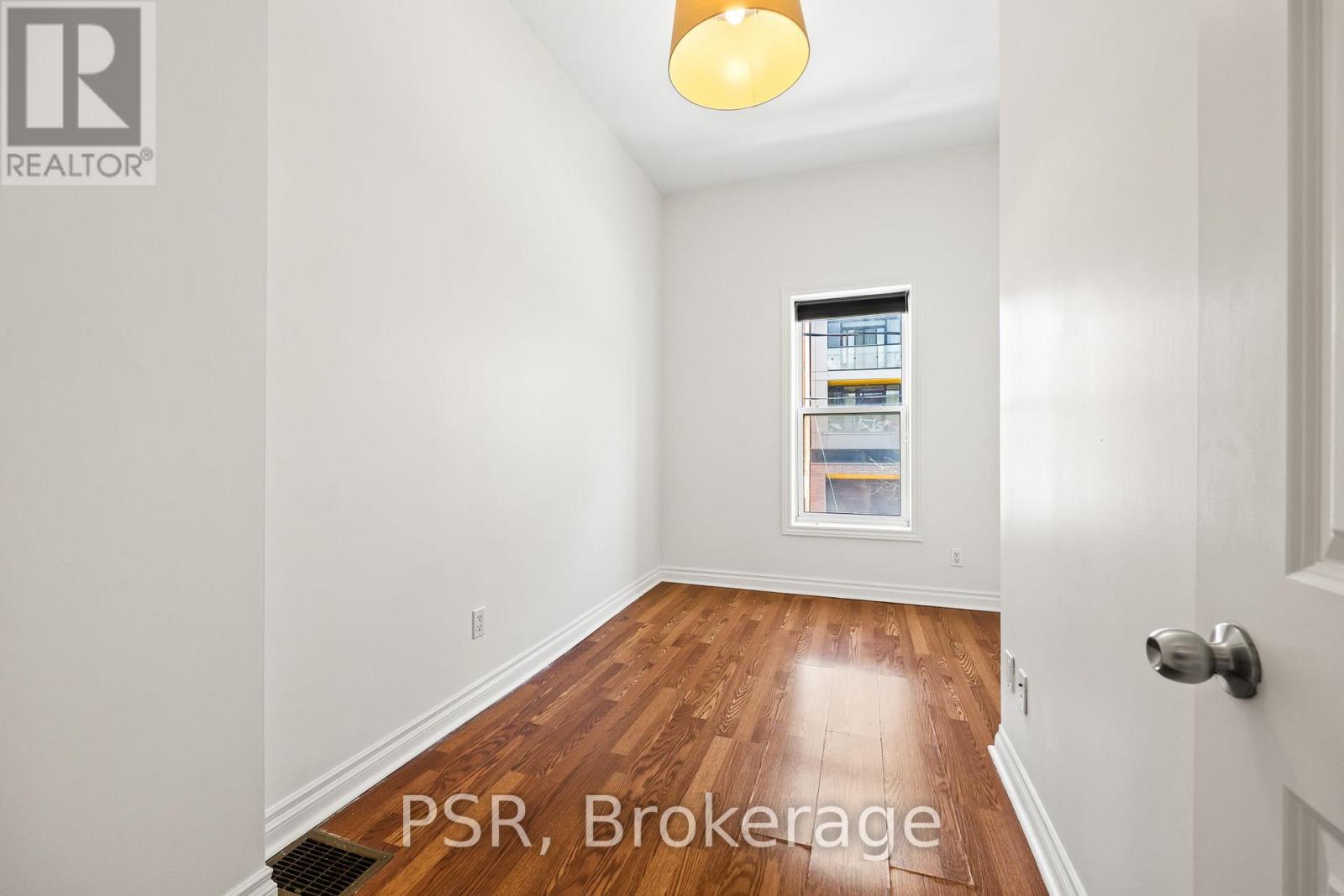 Front - 112 Ossington Avenue, Toronto, Ontario  M6J 2Z4 - Photo 16 - C13690672