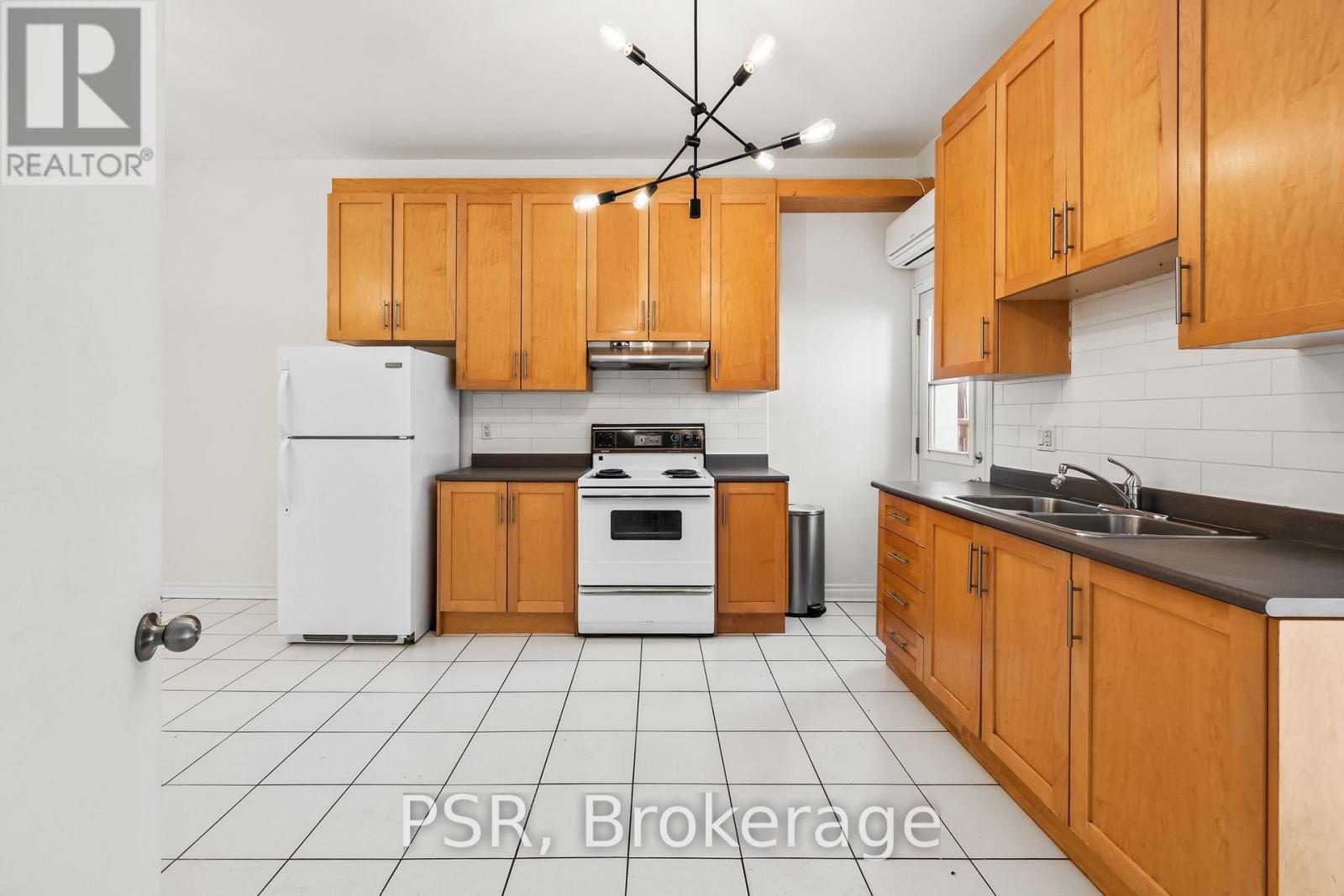 Front - 112 Ossington Avenue, Toronto, Ontario  M6J 2Z4 - Photo 3 - C13690672