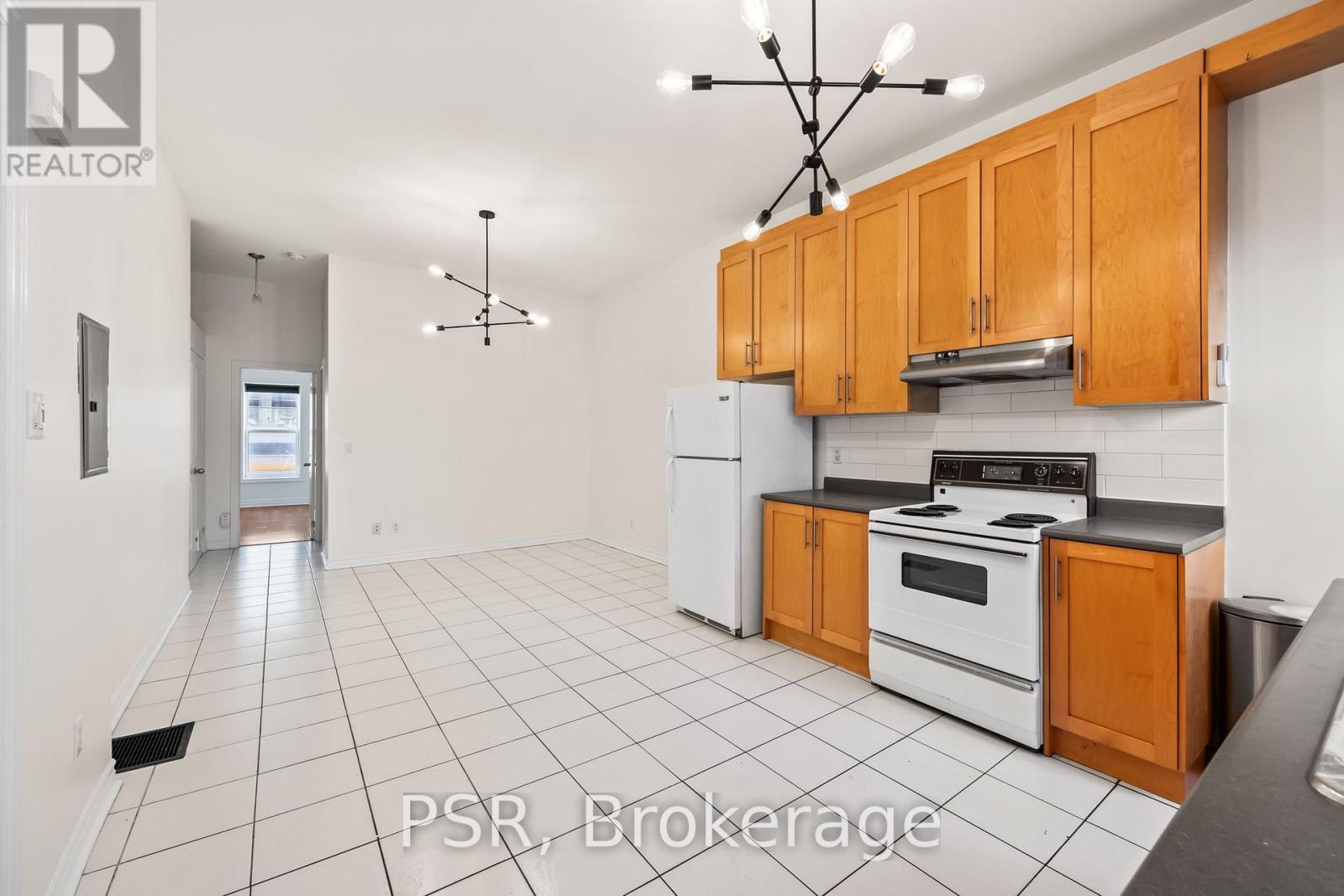 Front - 112 Ossington Avenue, Toronto, Ontario  M6J 2Z4 - Photo 4 - C13690672