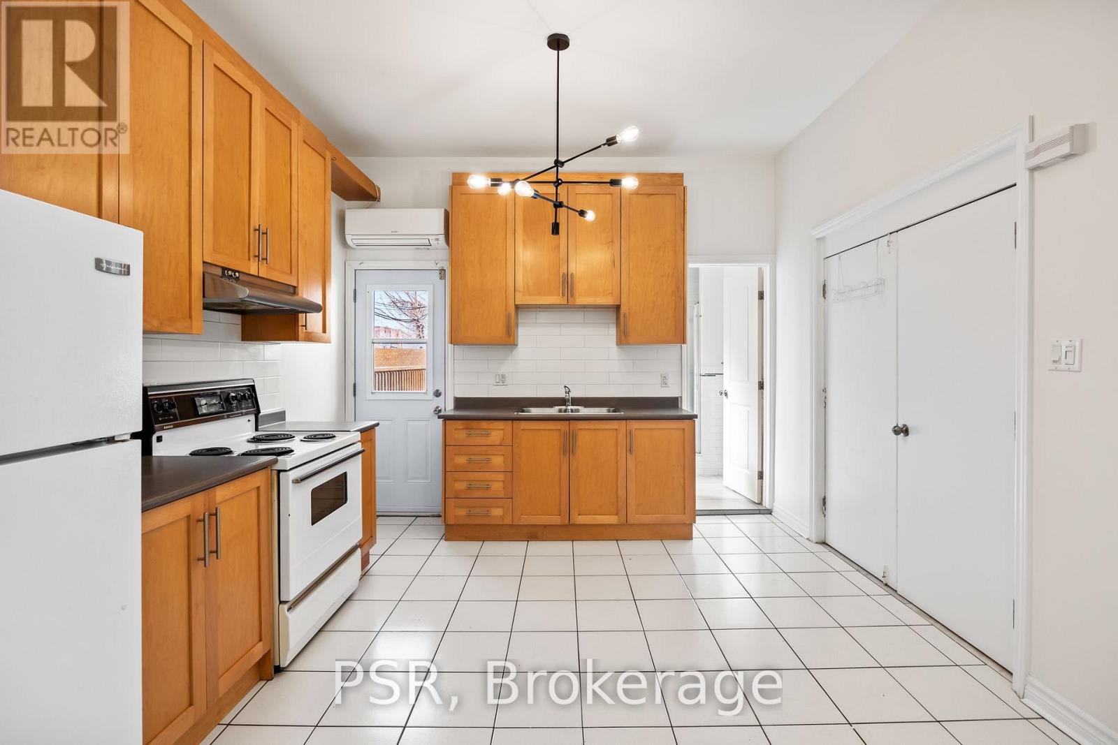 Front - 112 Ossington Avenue, Toronto, Ontario  M6J 2Z4 - Photo 7 - C13690672