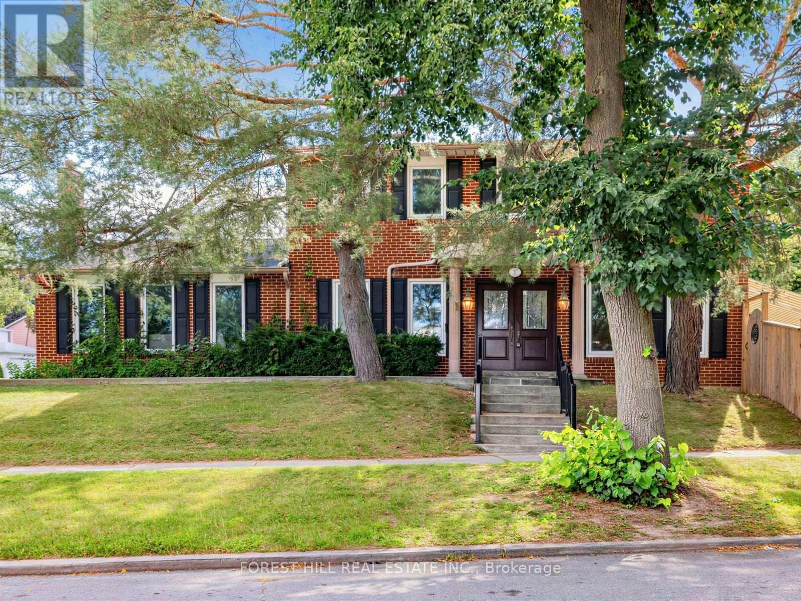 1 AMES CIRCLE Toronto (Banbury-Don Mills), ON M3B 3B9