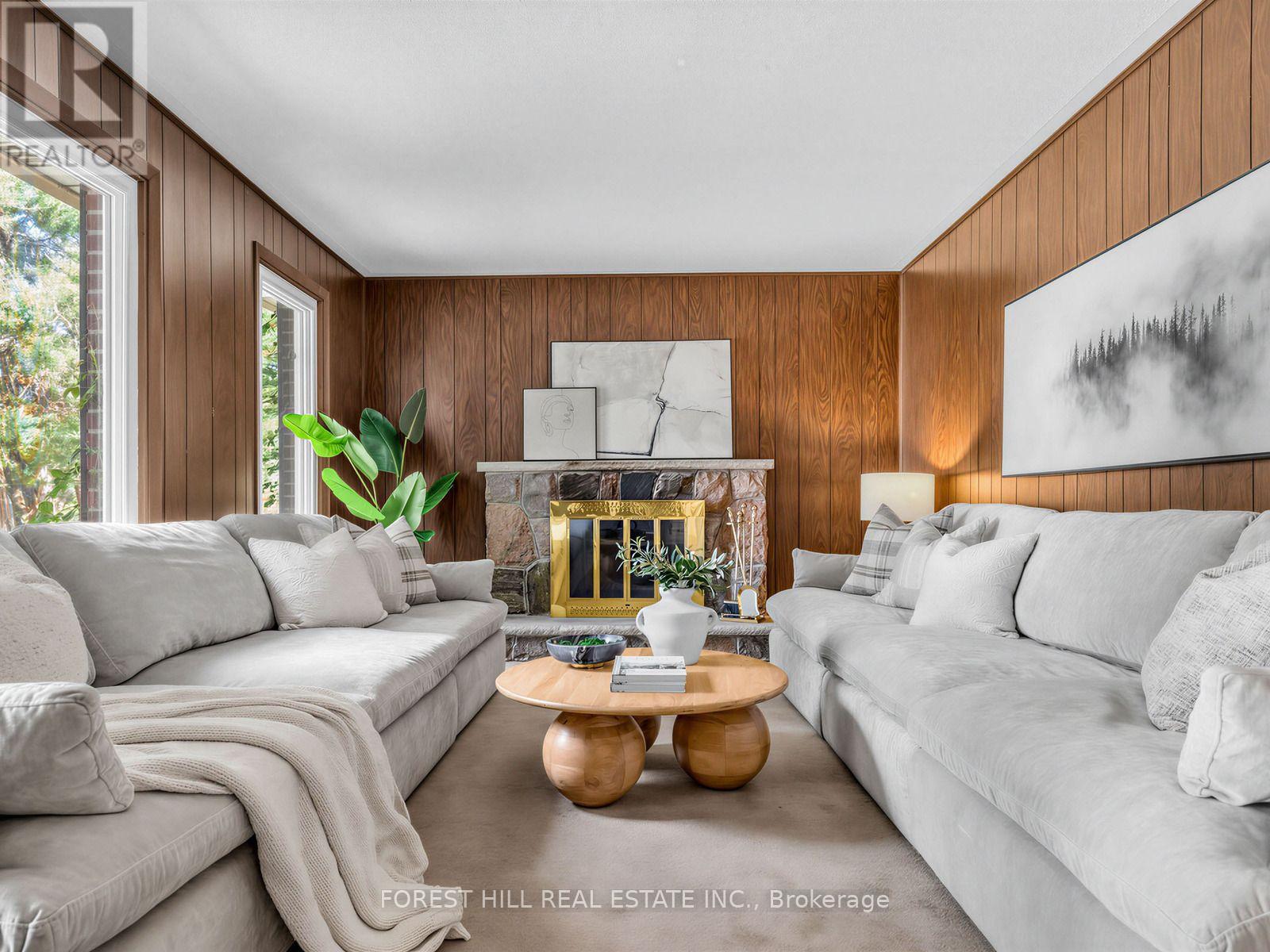 1 AMES CIRCLE Toronto (Banbury-Don Mills), ON M3B 3B9