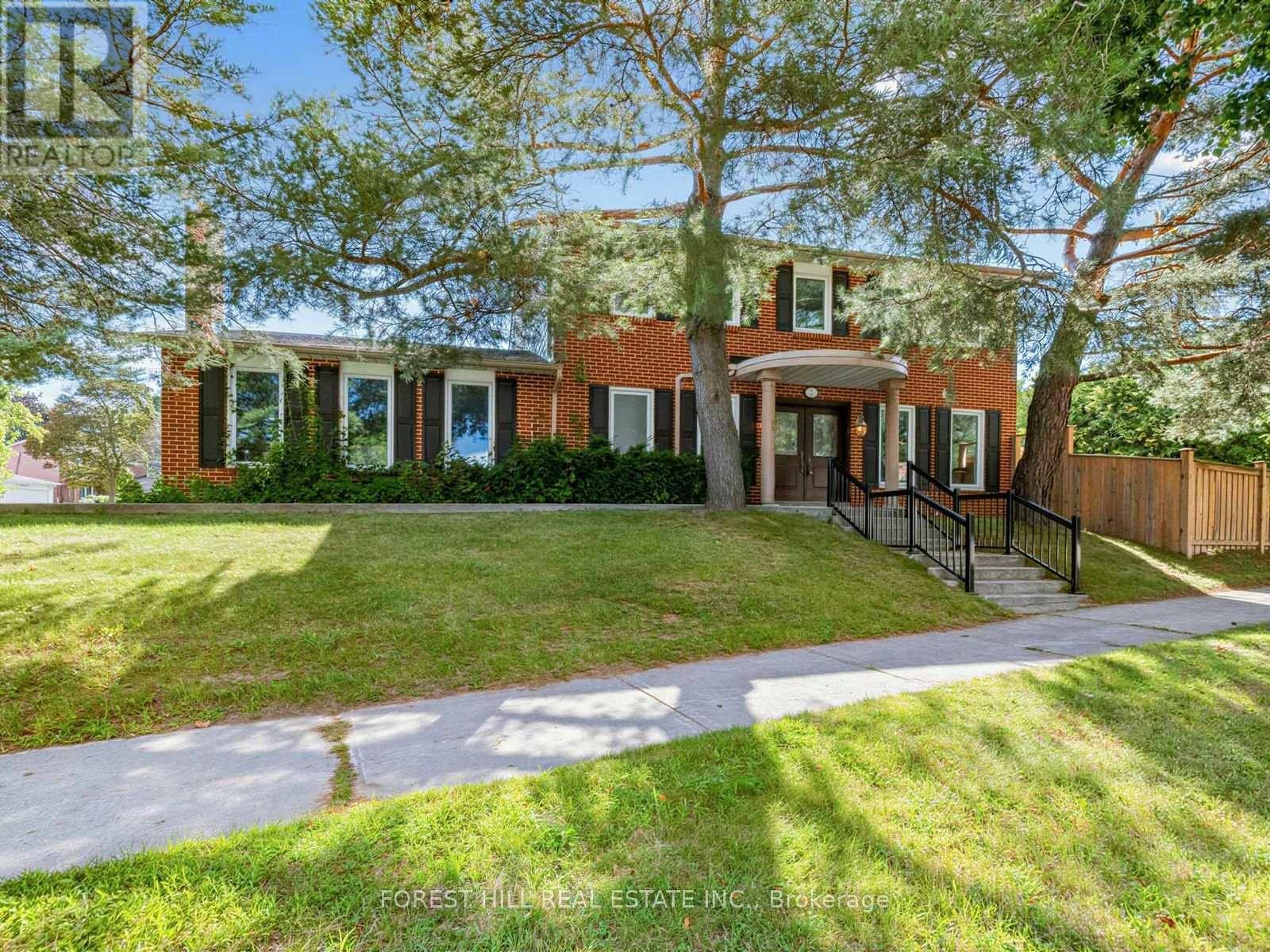 1 AMES CIRCLE Toronto (Banbury-Don Mills), ON M3B 3B9