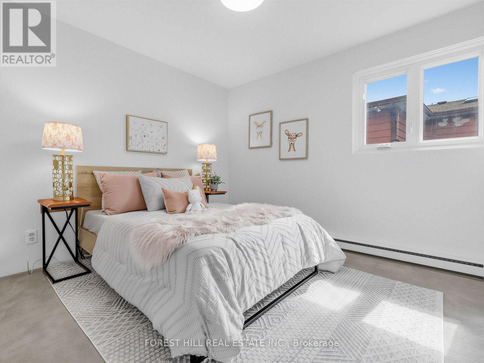 1 AMES CIRCLE Toronto (Banbury-Don Mills), ON M3B 3B9