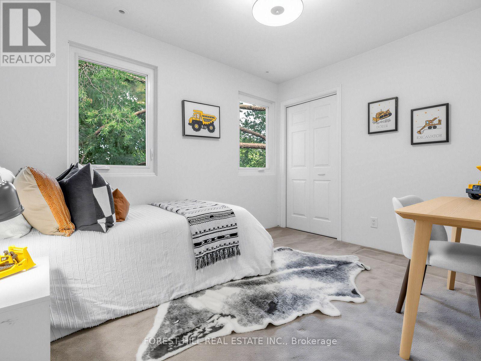 1 AMES CIRCLE Toronto (Banbury-Don Mills), ON M3B 3B9