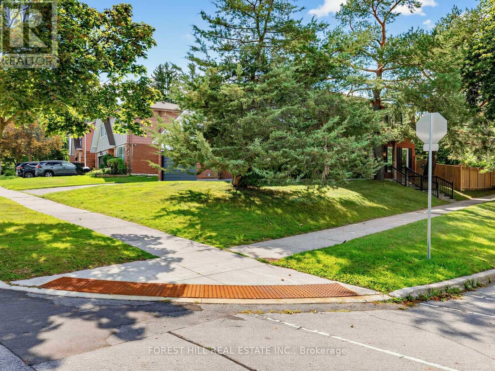1 AMES CIRCLE Toronto (Banbury-Don Mills), ON M3B 3B9