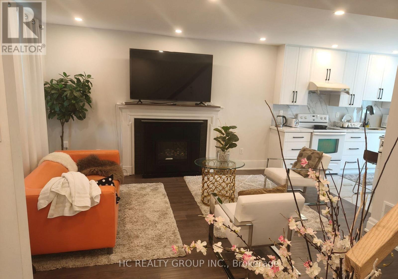 118 Courcelette Road, Toronto, Ontario  M1N 2T2 - Photo 4 - E13690806