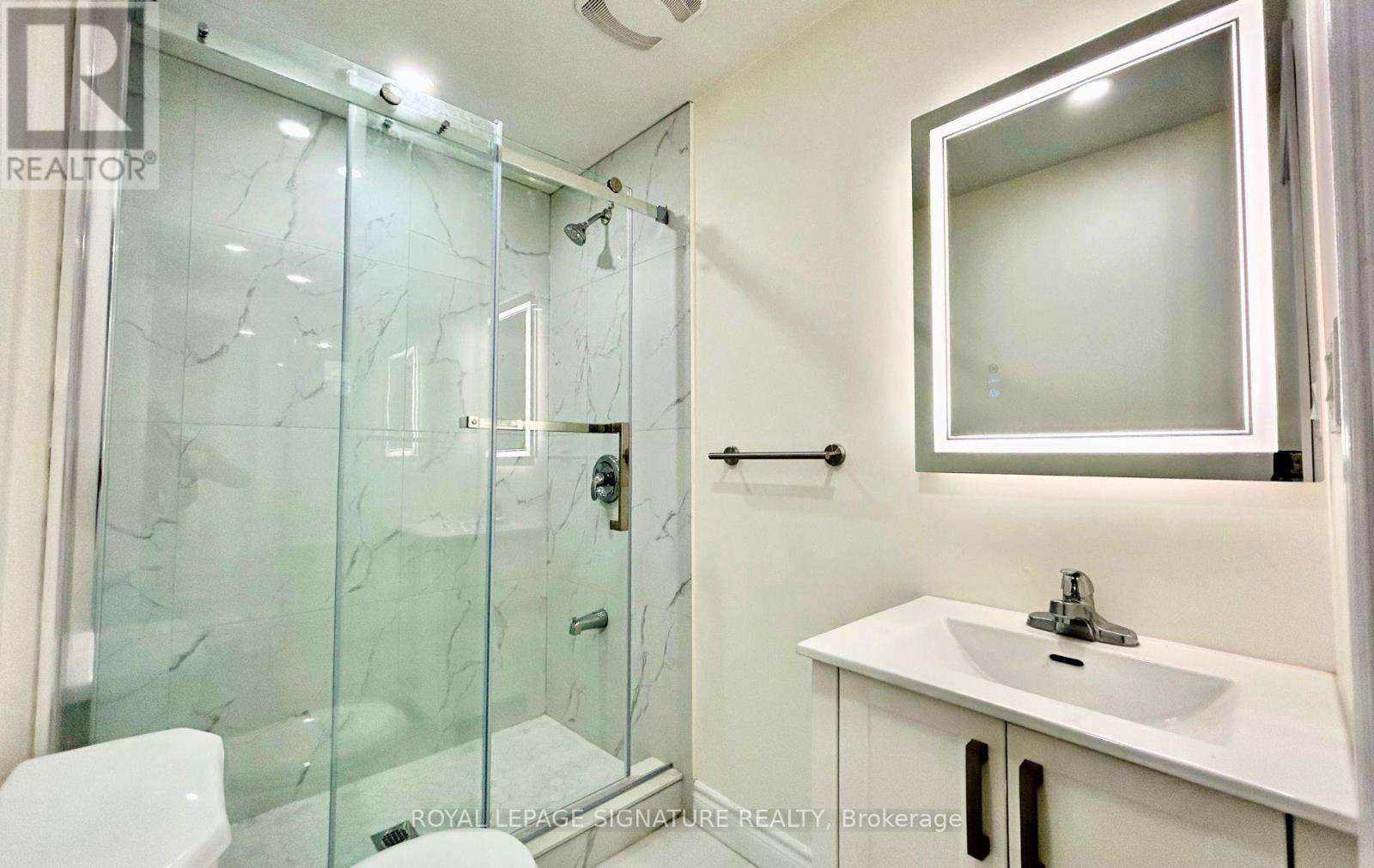 Bsmt - 214 Flood Avenue, Clarington, Ontario  L1B 0W6 - Photo 5 - E13690836