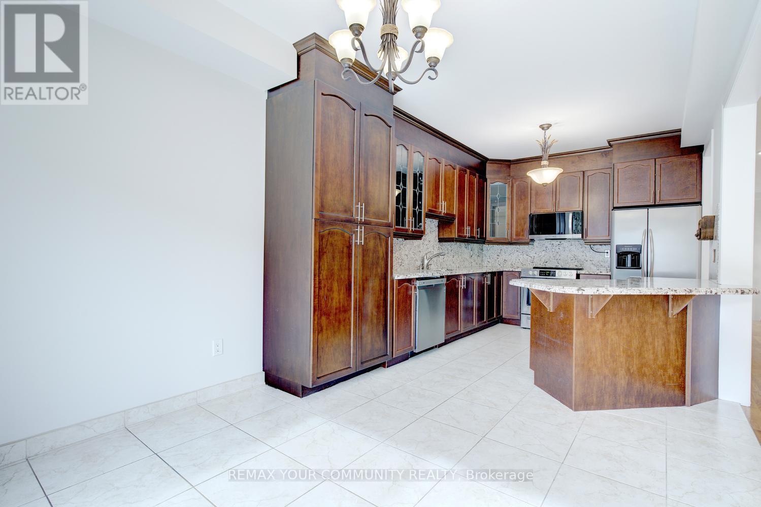 26 Yarden Drive, Vaughan, Ontario  L6A 0W2 - Photo 12 - N13690716