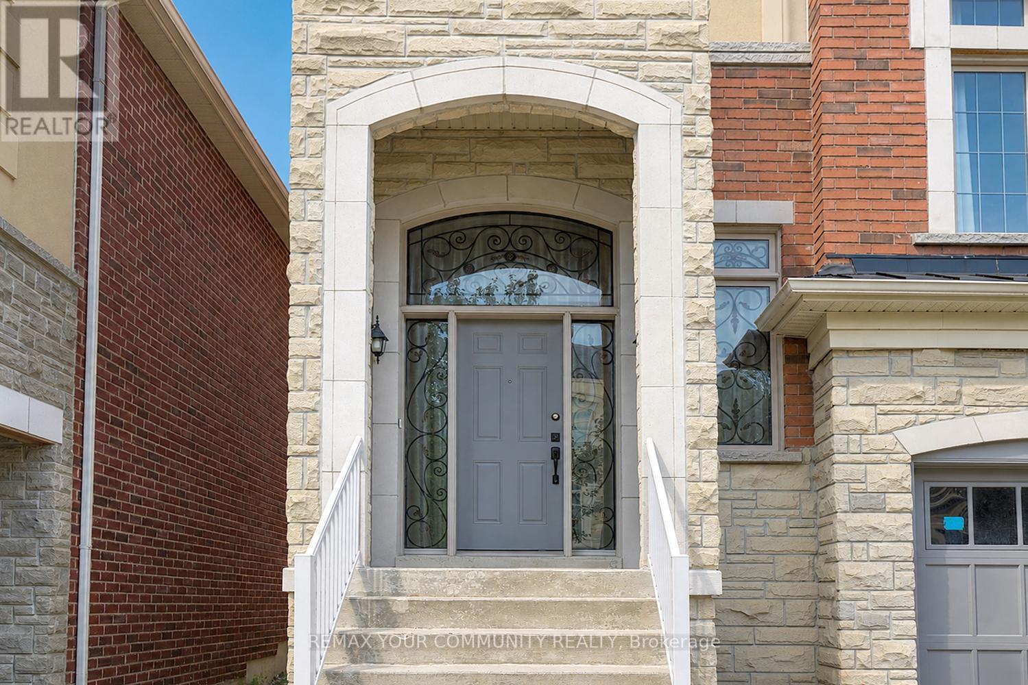 26 Yarden Drive, Vaughan, Ontario  L6A 0W2 - Photo 2 - N13690716