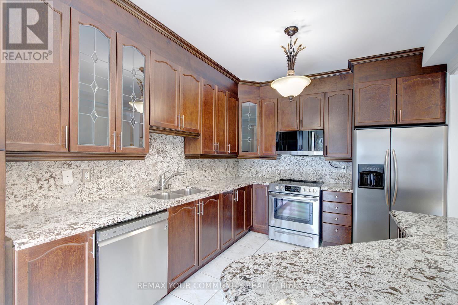 26 Yarden Drive, Vaughan, Ontario  L6A 0W2 - Photo 21 - N13690716