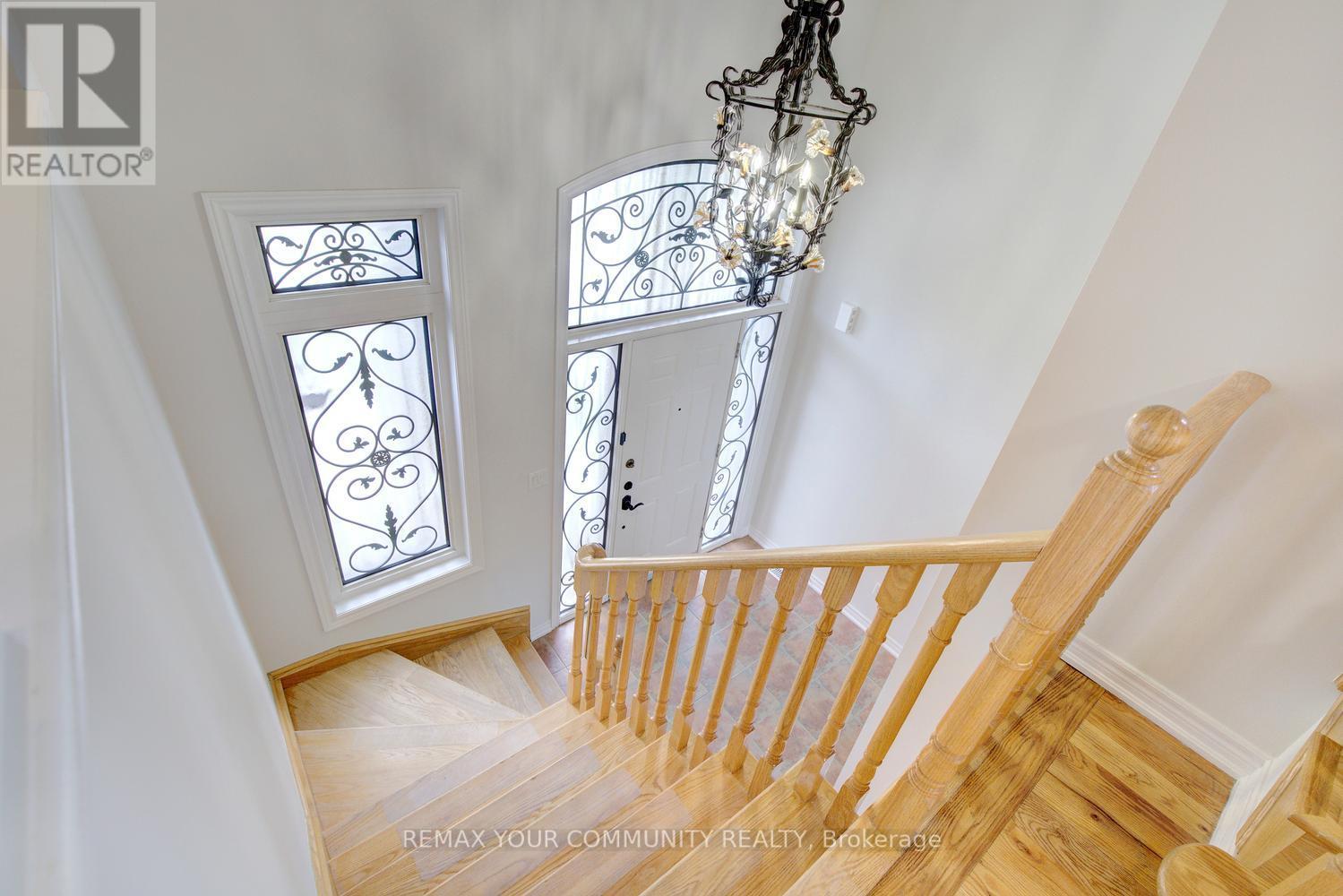 26 Yarden Drive, Vaughan, Ontario  L6A 0W2 - Photo 4 - N13690716