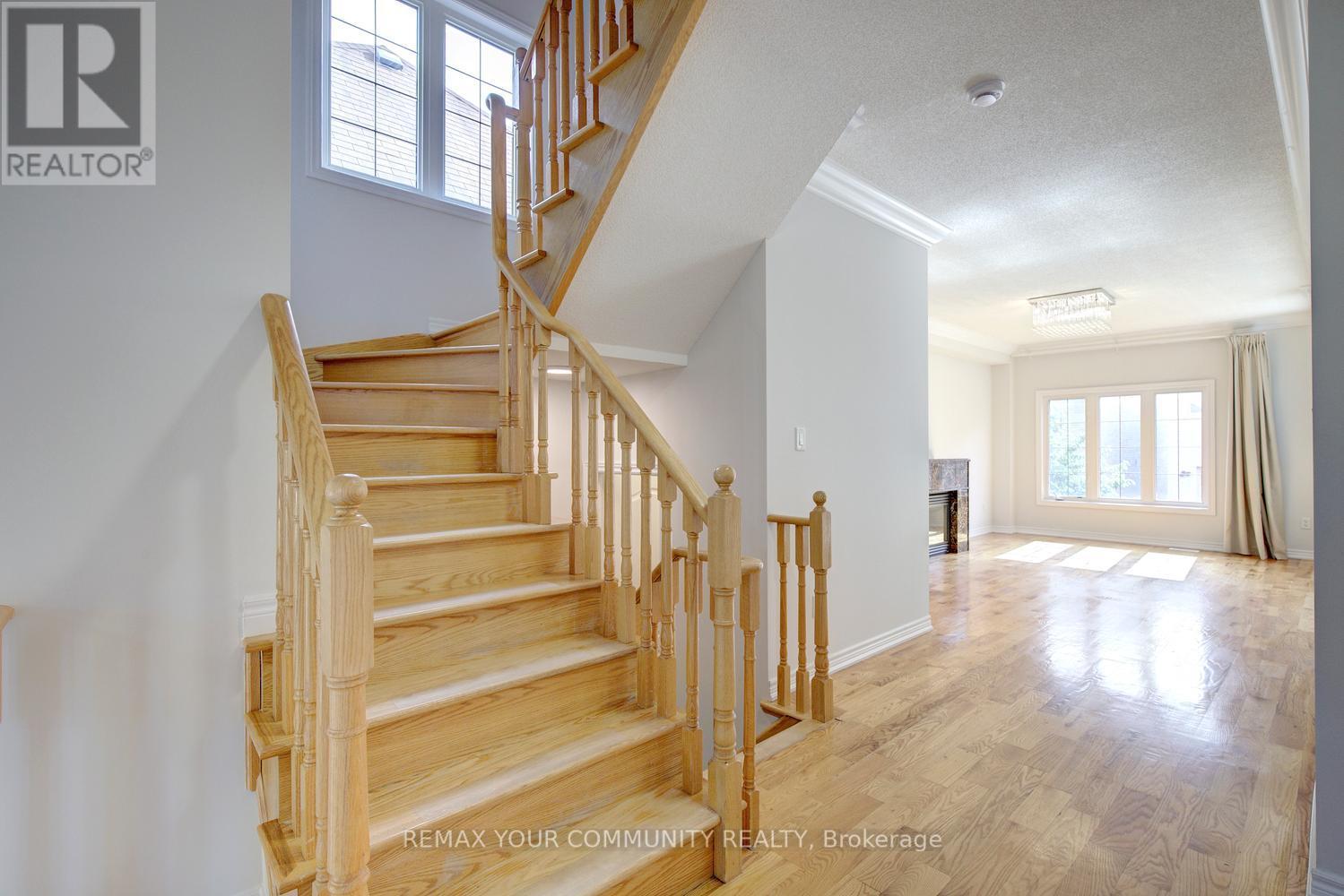 26 Yarden Drive, Vaughan, Ontario  L6A 0W2 - Photo 7 - N13690716