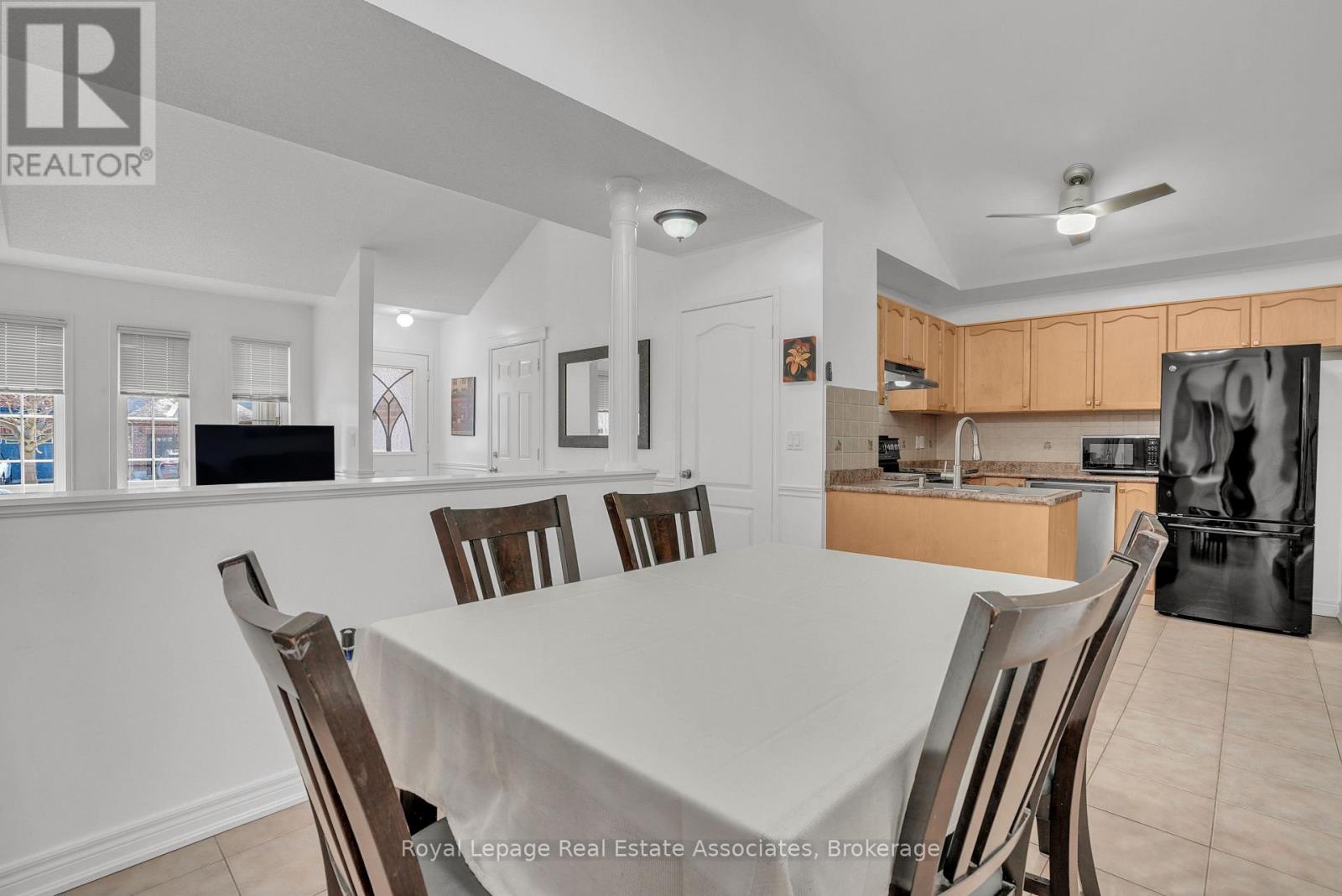 1128 Kell Street, Innisfil, Ontario  L9S 4W4 - Photo 3 - N13690830