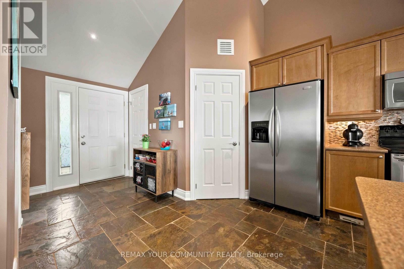 386 Bear Road, Georgina Islands, Ontario  L0E 1R0 - Photo 10 - N13690844