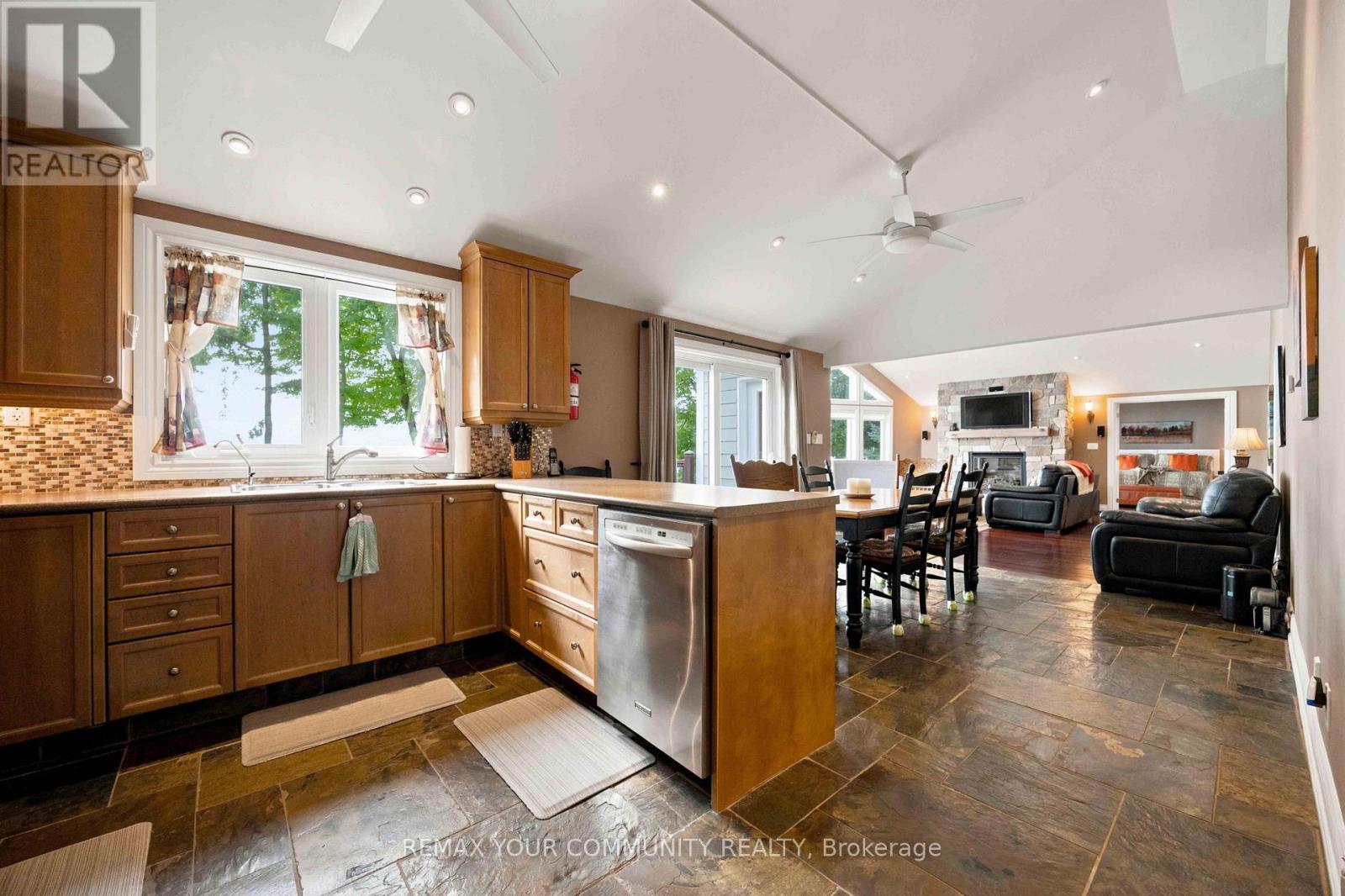 386 Bear Road, Georgina Islands, Ontario  L0E 1R0 - Photo 12 - N13690844