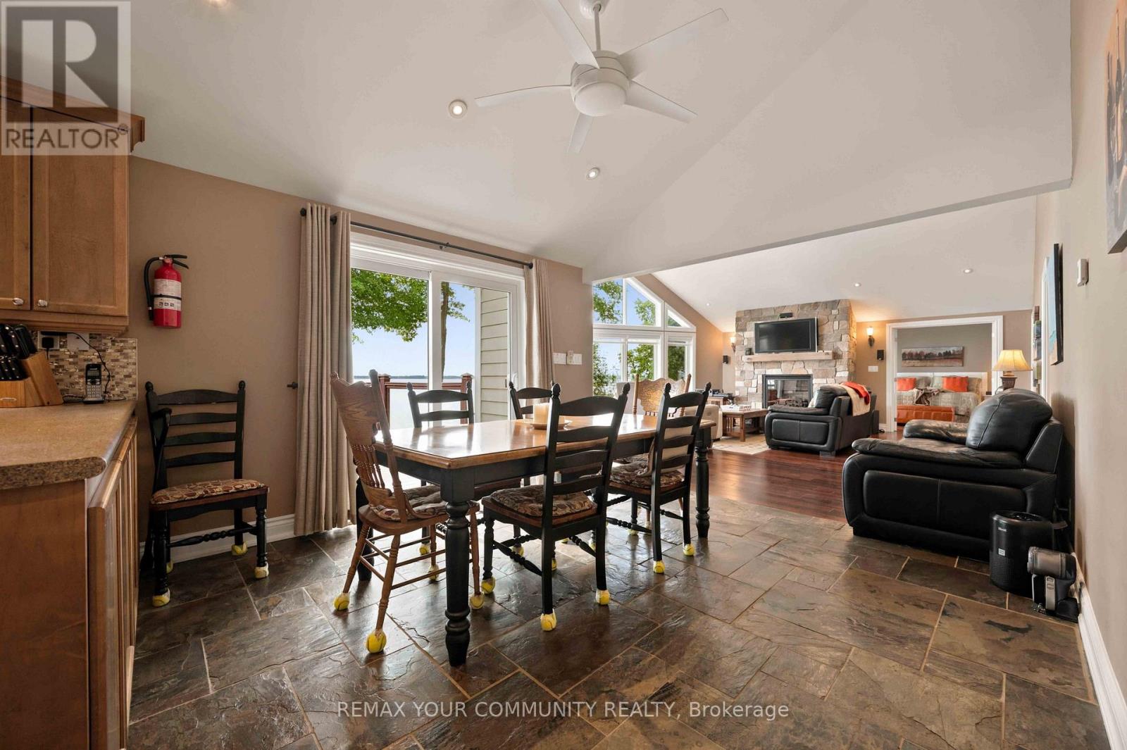 386 Bear Road, Georgina Islands, Ontario  L0E 1R0 - Photo 14 - N13690844