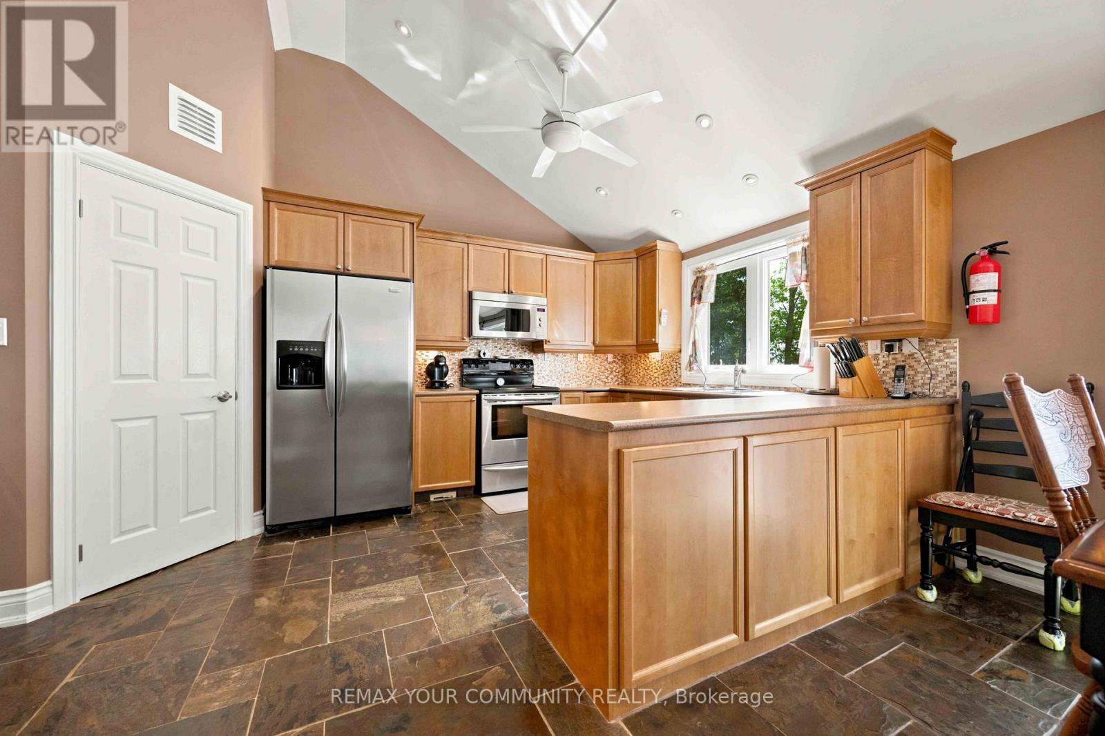 386 Bear Road, Georgina Islands, Ontario  L0E 1R0 - Photo 15 - N13690844
