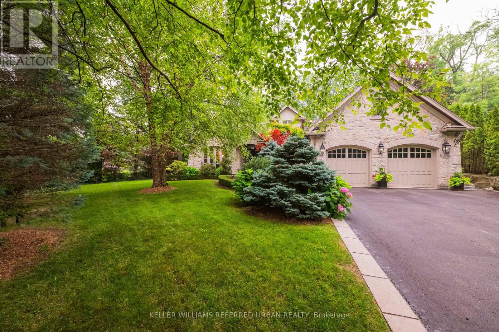 11 Country Club Drive, Toronto, Ontario  M9A 3J3 - Photo 50 - W13574284