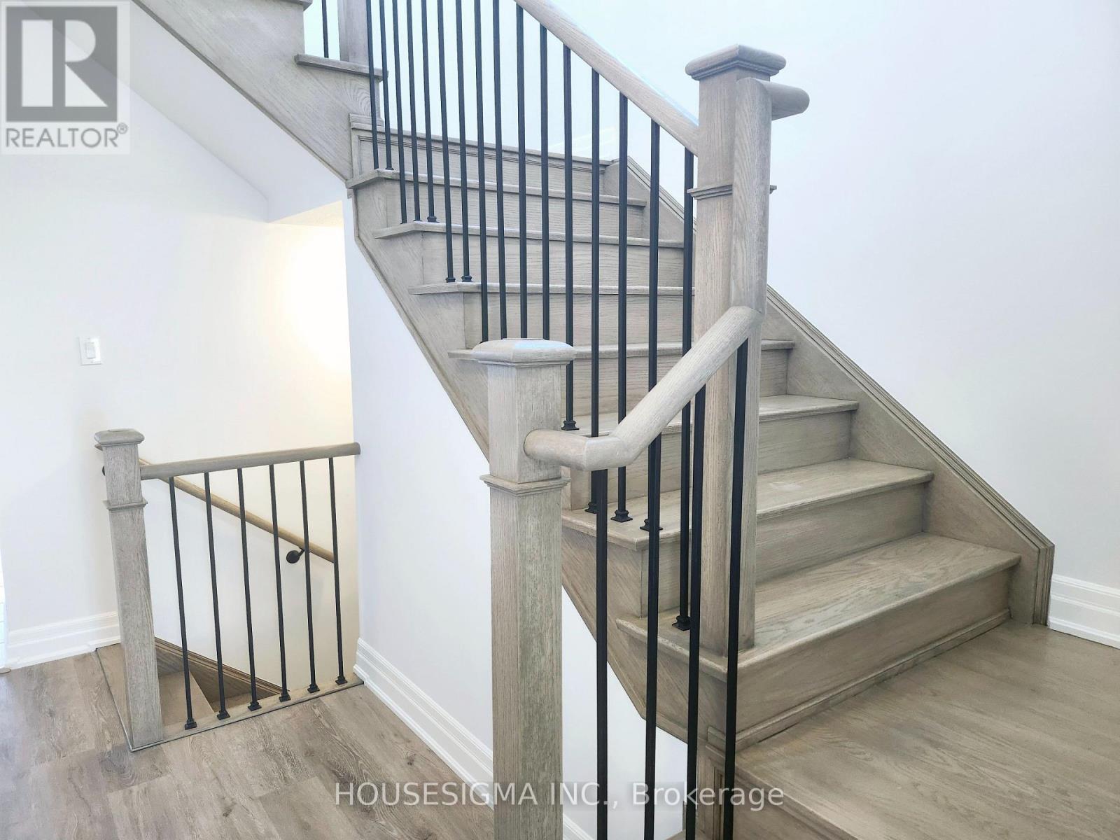 31 Rosanne Circle, Wasaga Beach, Ontario  L9Z 0N6 - Photo 5 - S13690624