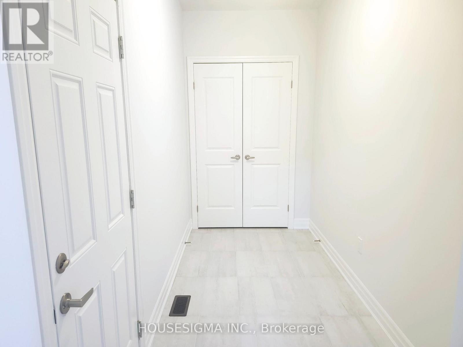 31 Rosanne Circle, Wasaga Beach, Ontario  L9Z 0N6 - Photo 7 - S13690624