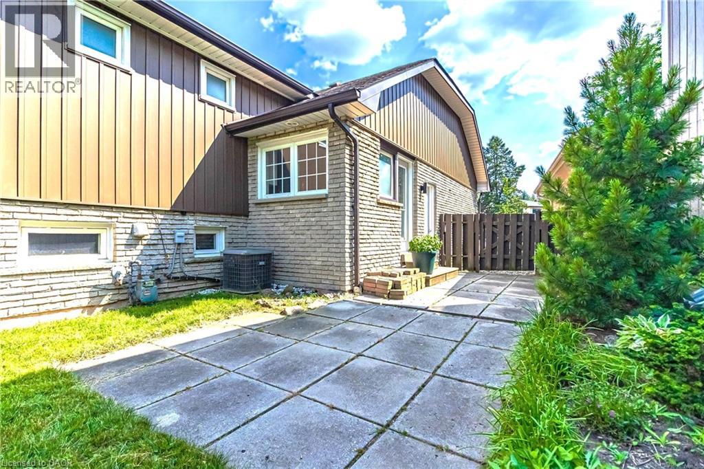 2390 Sinclair Circle, Burlington, Ontario  L7P 3C3 - Photo 39 - 40839736