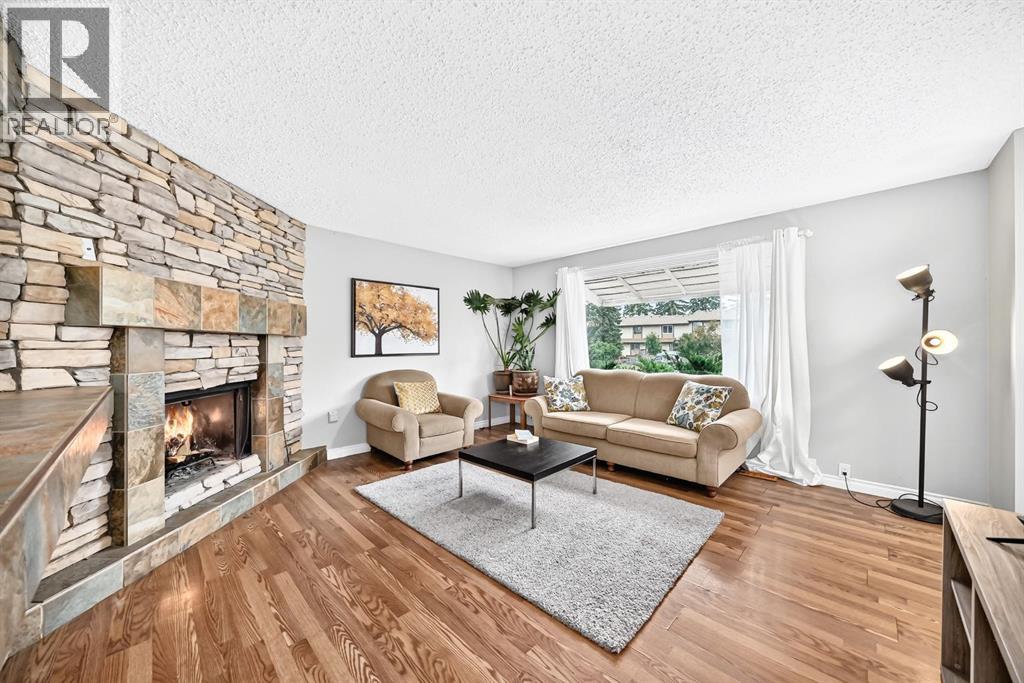1949 Lytton Crescent SE, Calgary, Alberta  T2C 1K9 - Photo 6 - A2337494