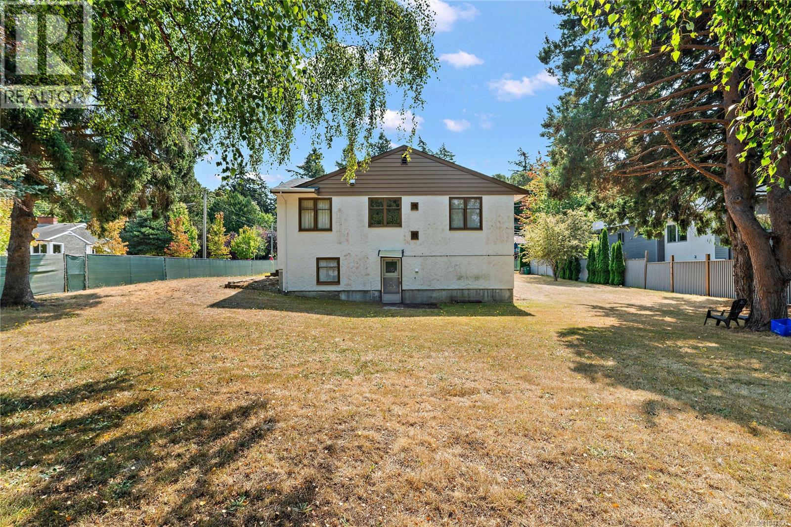 3934 Telegraph Bay Rd, Saanich, British Columbia  V8N 4H7 - Photo 13 - 1047051