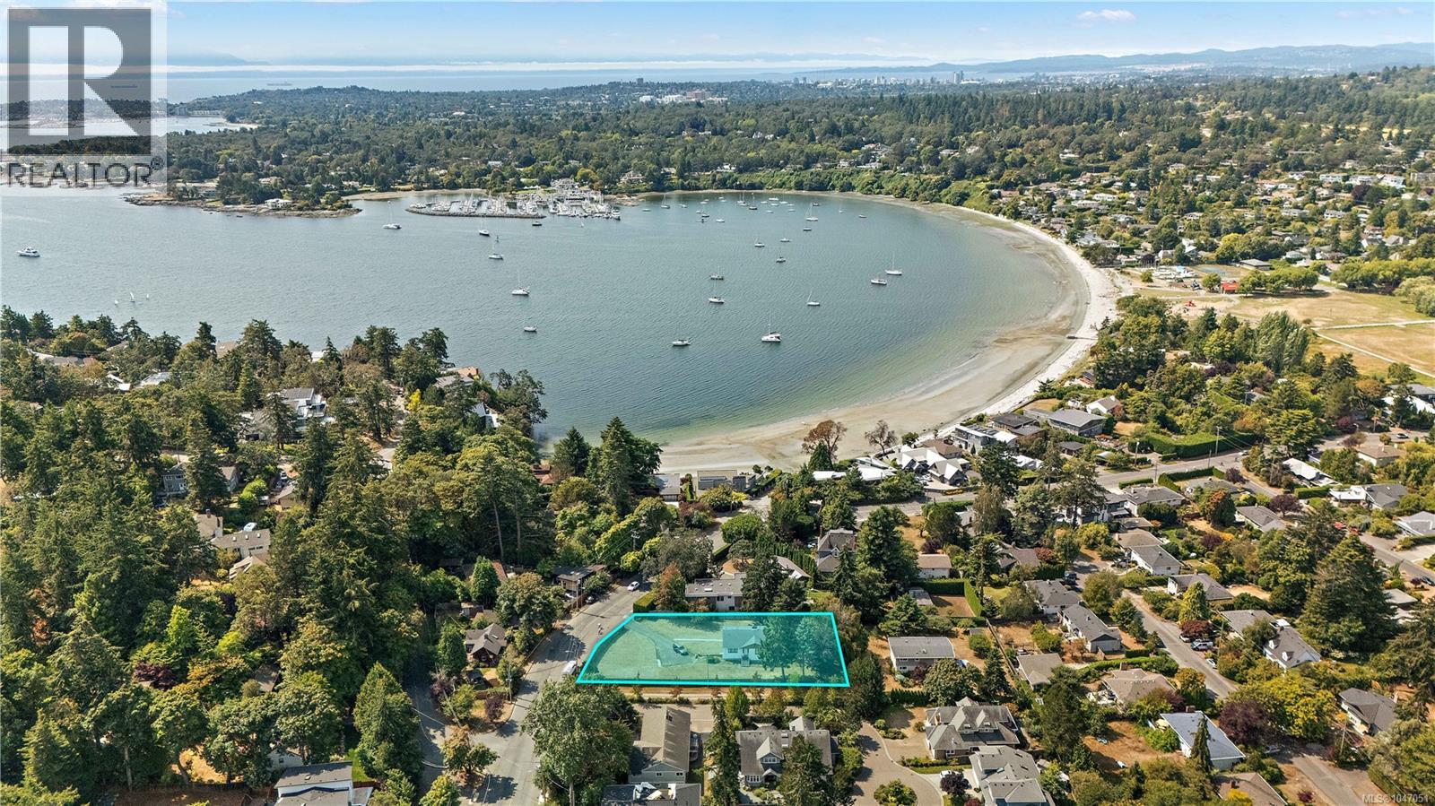 3934 Telegraph Bay Rd, Saanich, British Columbia  V8N 4H7 - Photo 2 - 1047051
