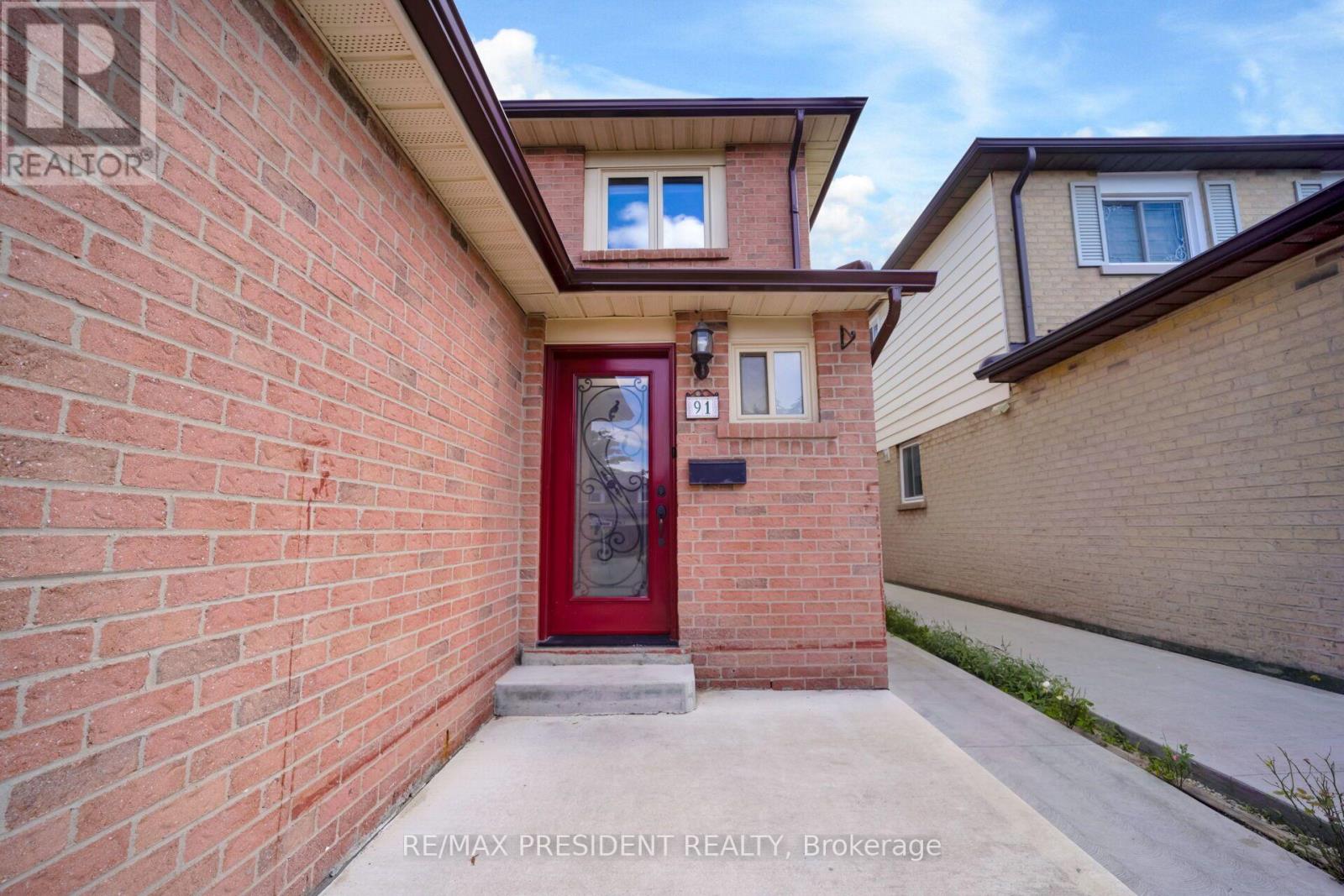 91 Martindale Crescent, Brampton, Ontario  L6X 2T8 - Photo 4 - W13690622