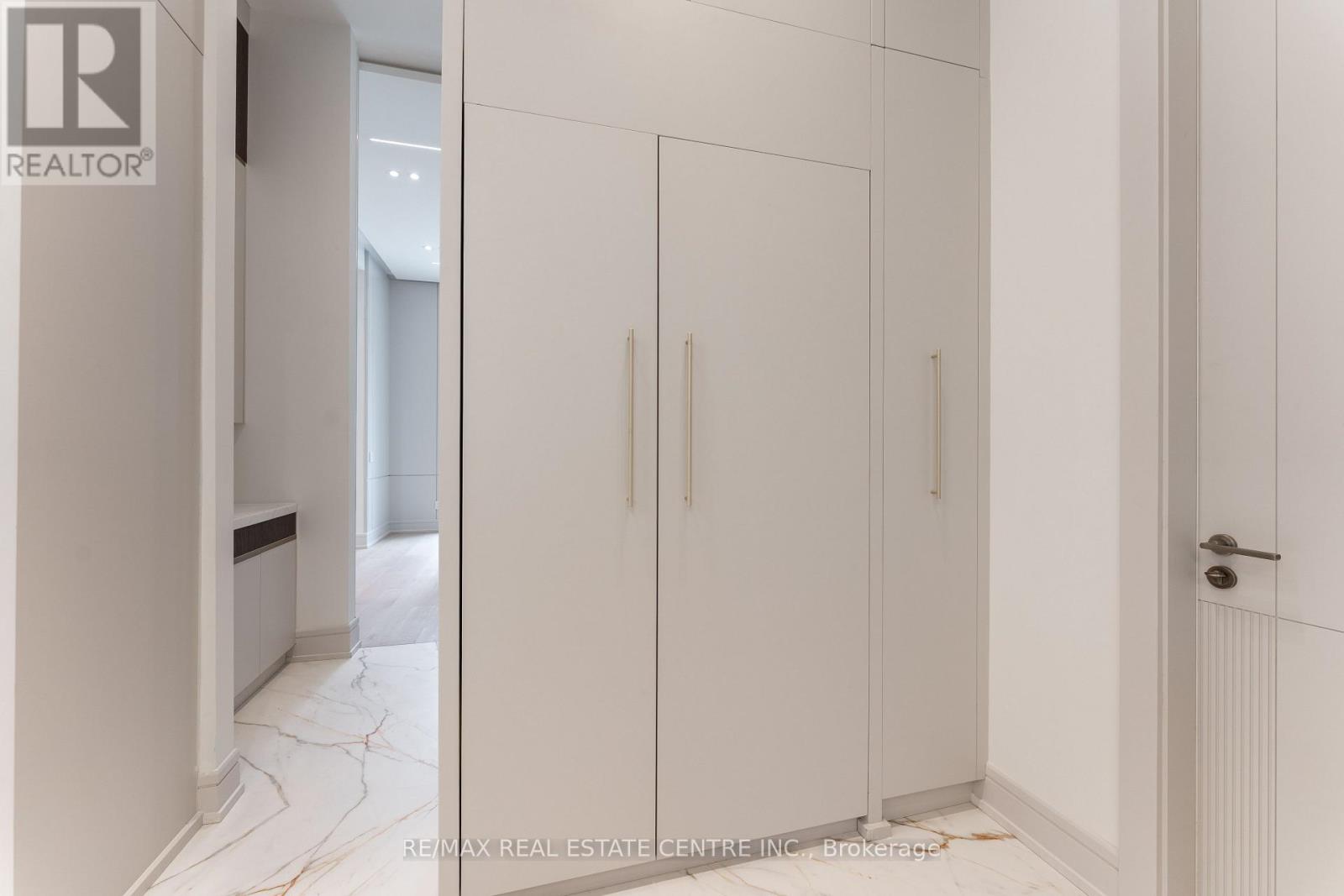 491 Fourth Line, Oakville, Ontario  L6L 5A8 - Photo 17 - W13690642