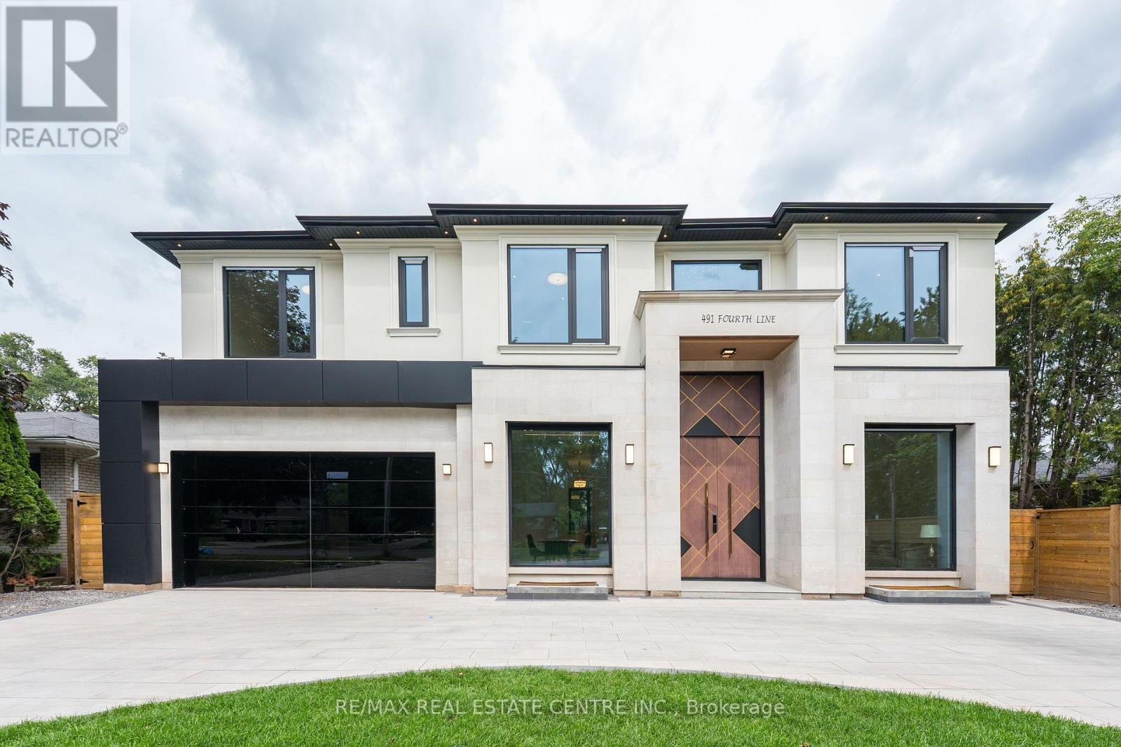 491 Fourth Line, Oakville, Ontario  L6L 5A8 - Photo 3 - W13690642