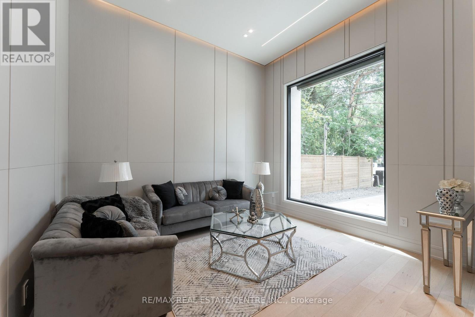 491 Fourth Line, Oakville, Ontario  L6L 5A8 - Photo 6 - W13690642