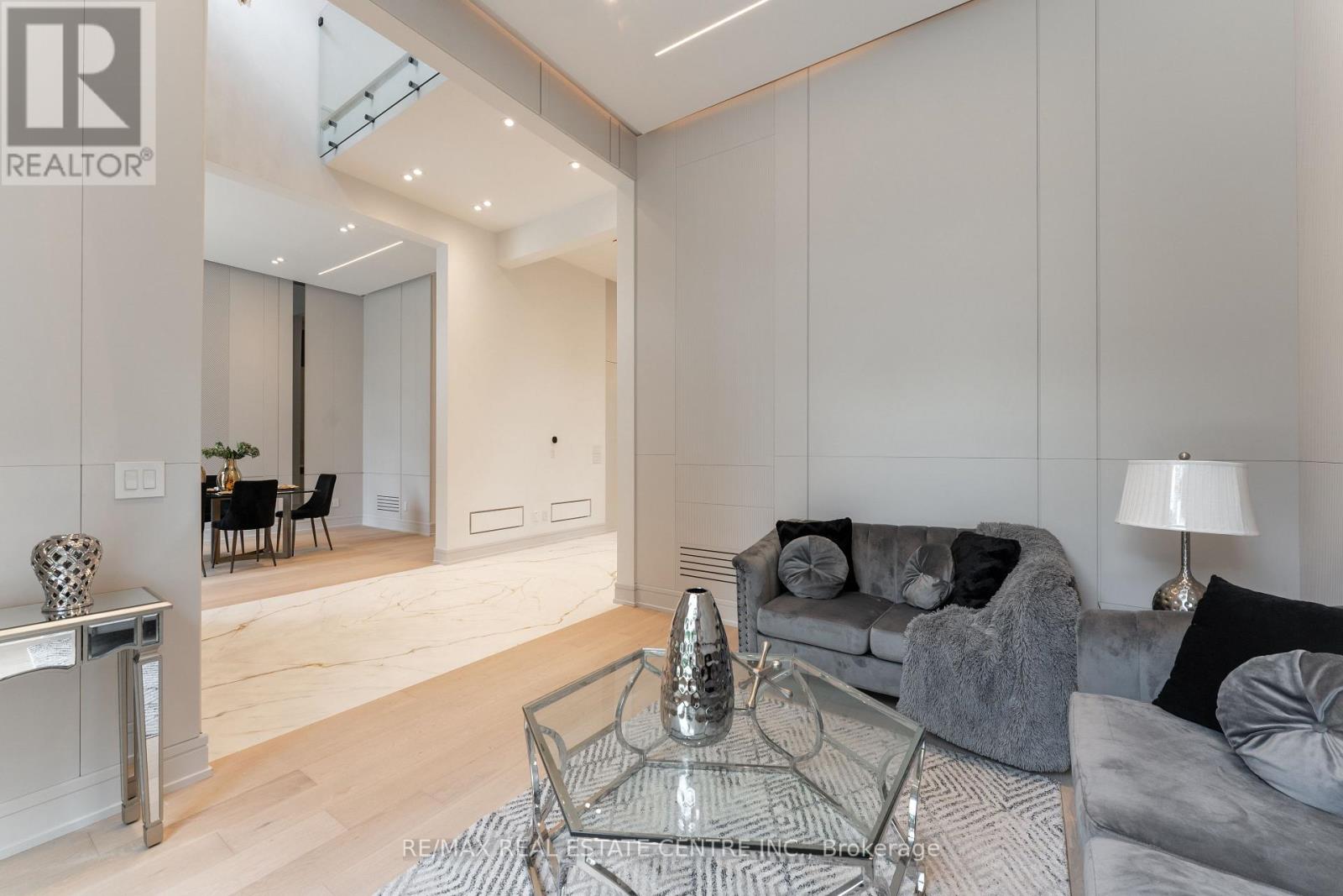 491 Fourth Line, Oakville, Ontario  L6L 5A8 - Photo 7 - W13690642