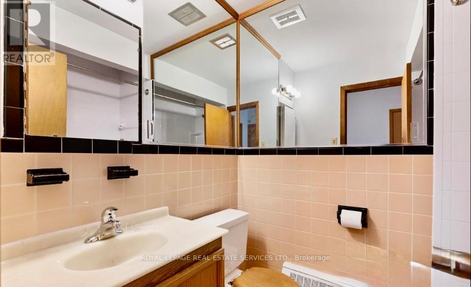2 - 50 Peter Street, Mississauga, Ontario  L5H 2G8 - Photo 4 - W13690674
