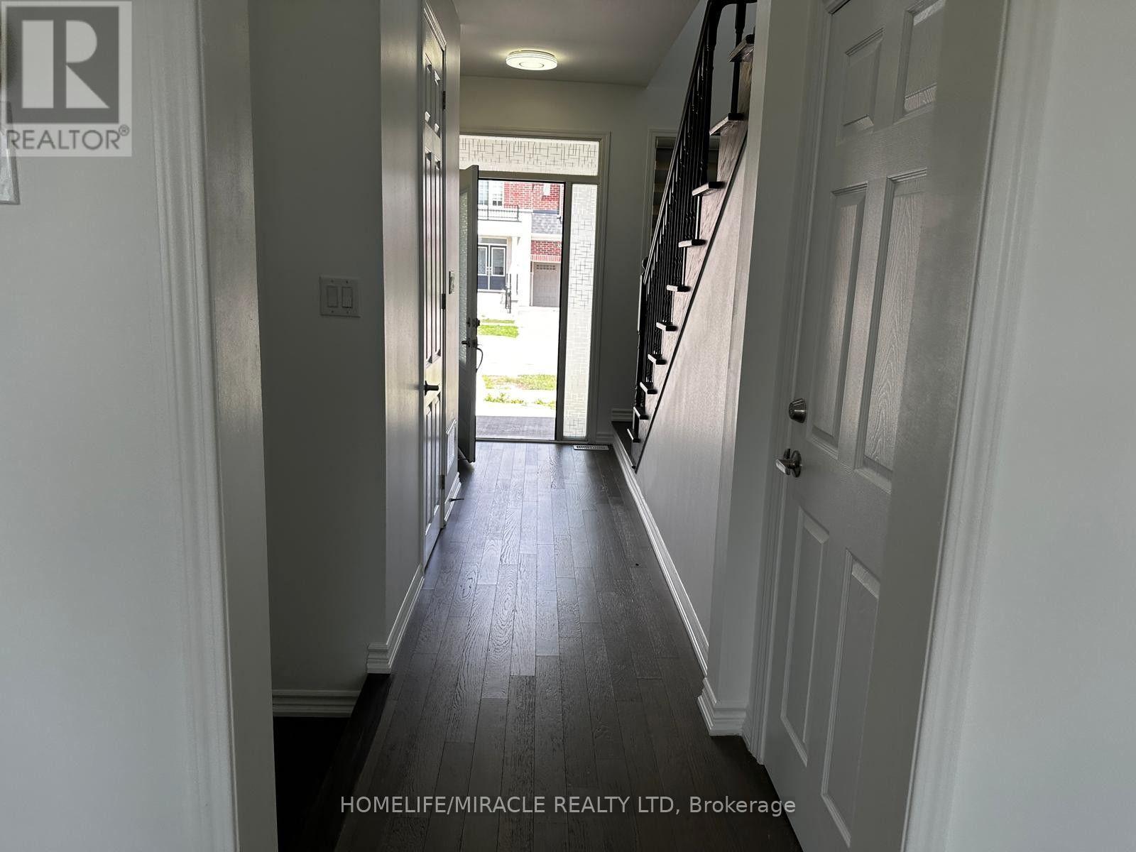 Upper - 147 Yates Drive, Milton, Ontario  L9E 1S7 - Photo 15 - W13690682