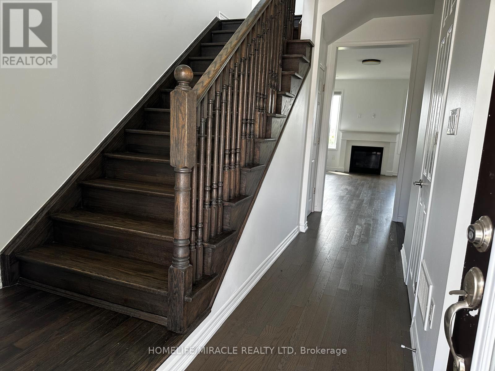 Upper - 147 Yates Drive, Milton, Ontario  L9E 1S7 - Photo 5 - W13690682