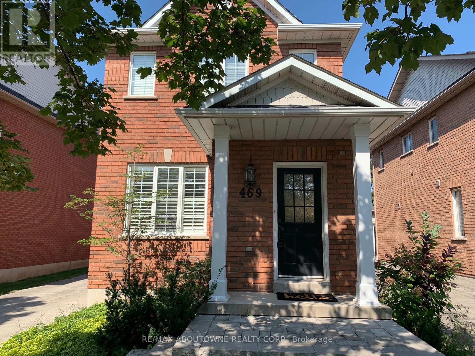 469 Ambleside Drive, Oakville, Ontario  L6H 6N7 - Photo 2 - W13690692