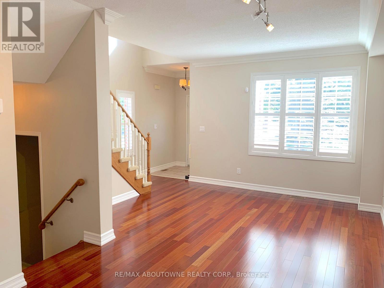 469 Ambleside Drive, Oakville, Ontario  L6H 6N7 - Photo 3 - W13690692