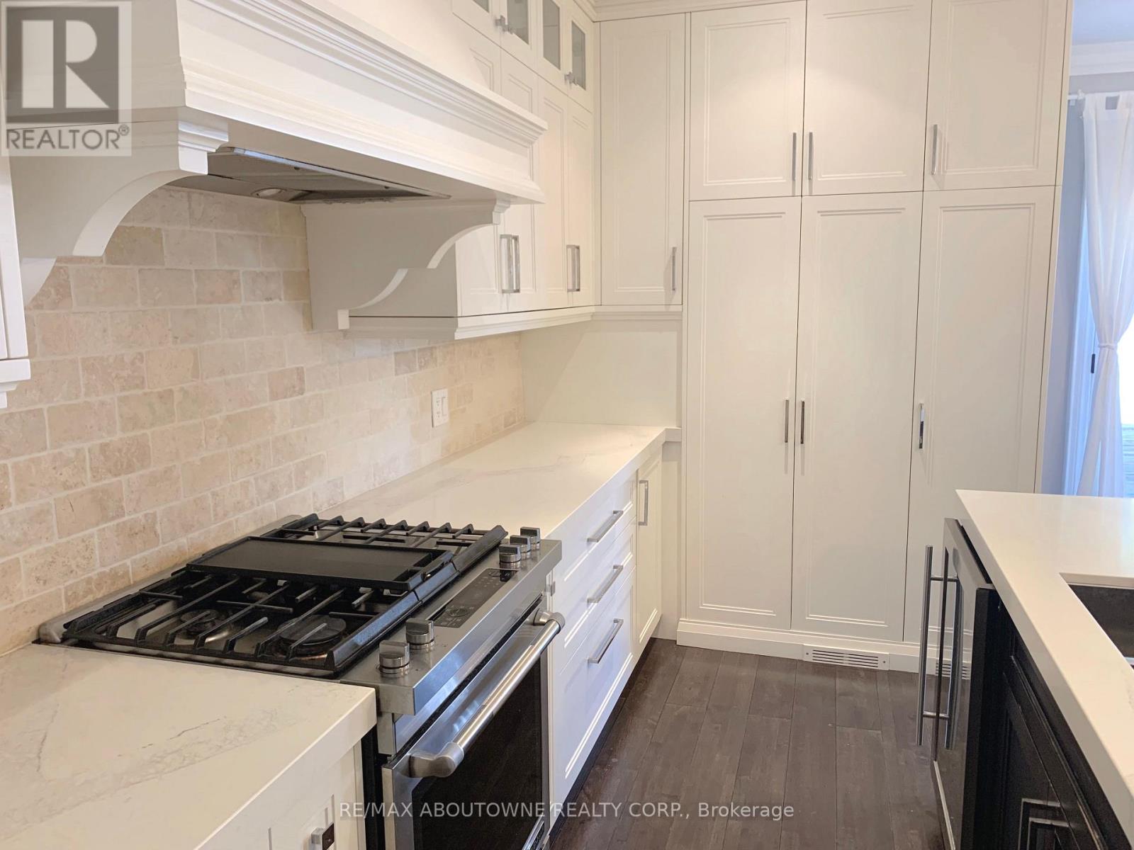 469 Ambleside Drive, Oakville, Ontario  L6H 6N7 - Photo 8 - W13690692