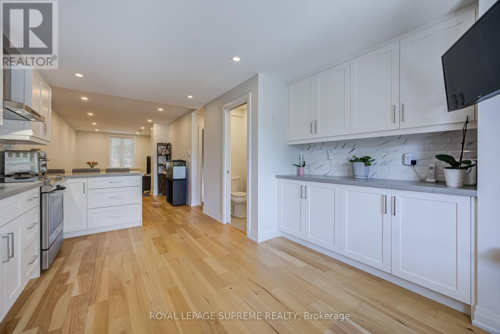 209 Boon Avenue, Toronto, Ontario  M6E 3Z7 - Photo 16 - W13690712