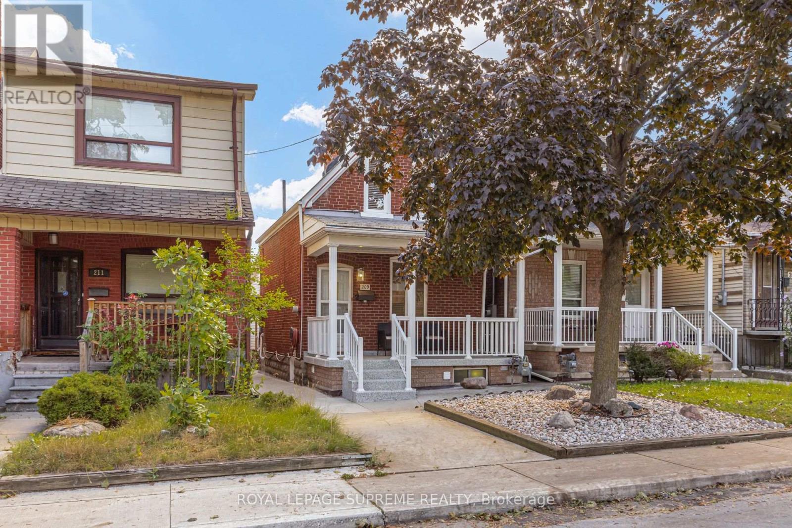 209 Boon Avenue, Toronto, Ontario  M6E 3Z7 - Photo 3 - W13690712