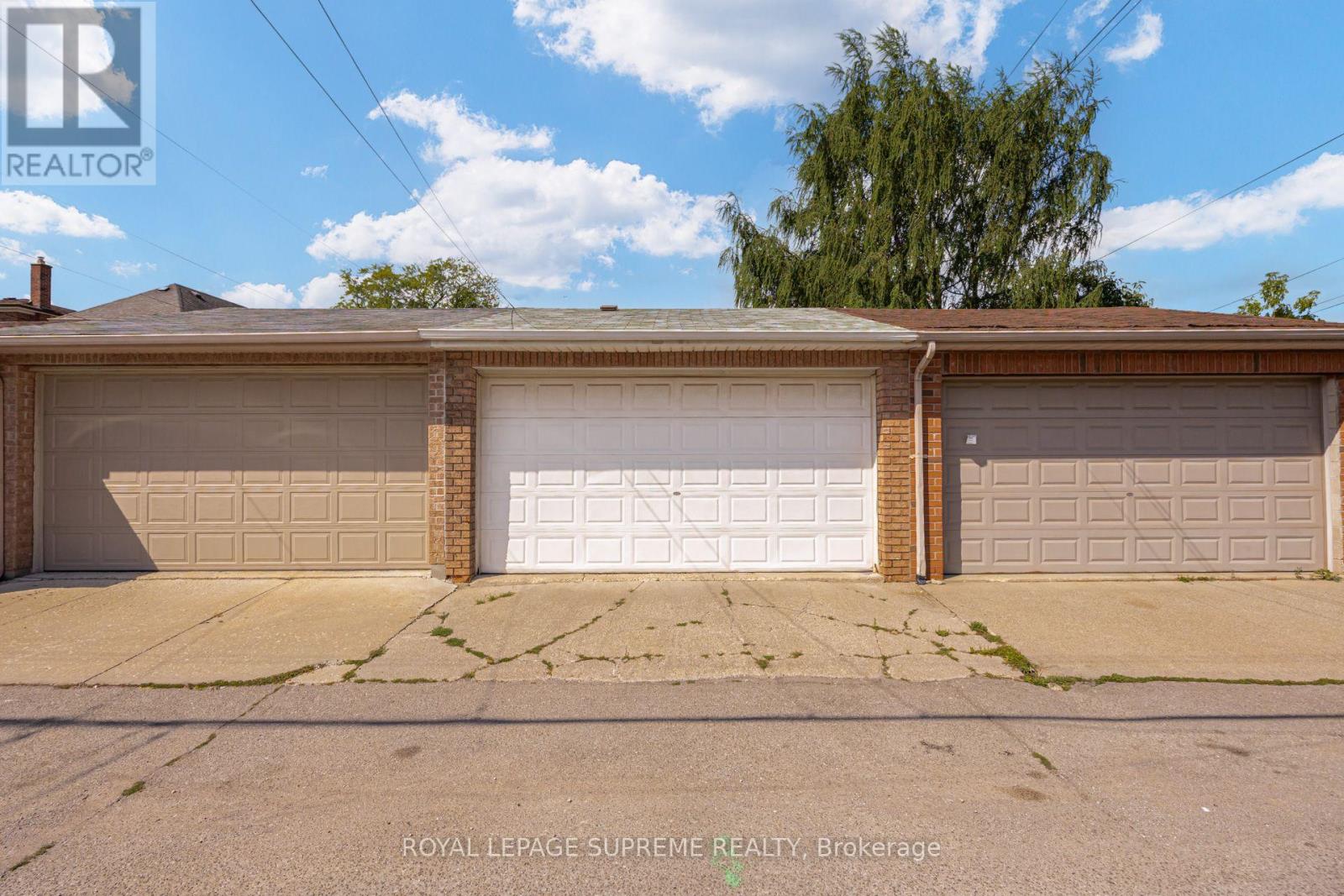 209 Boon Avenue, Toronto, Ontario  M6E 3Z7 - Photo 42 - W13690712