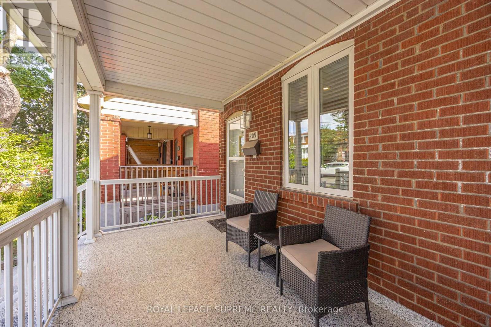 209 Boon Avenue, Toronto, Ontario  M6E 3Z7 - Photo 5 - W13690712