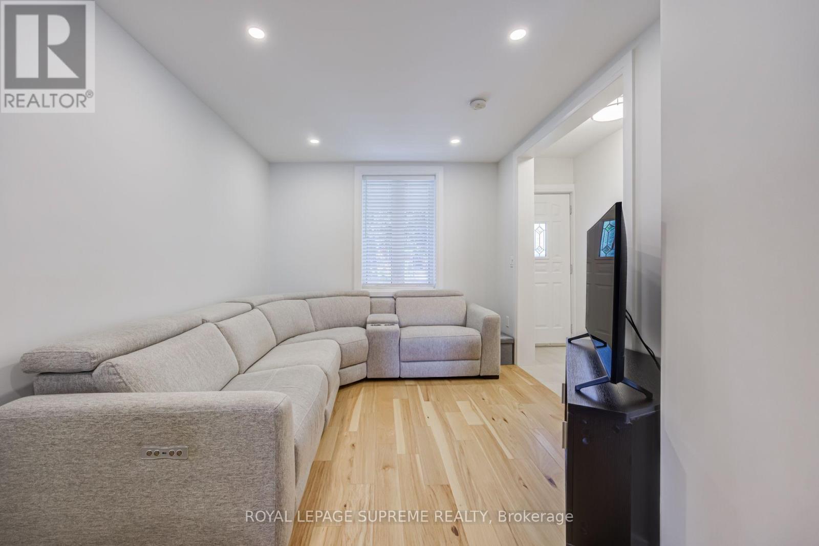 209 Boon Avenue, Toronto, Ontario  M6E 3Z7 - Photo 9 - W13690712