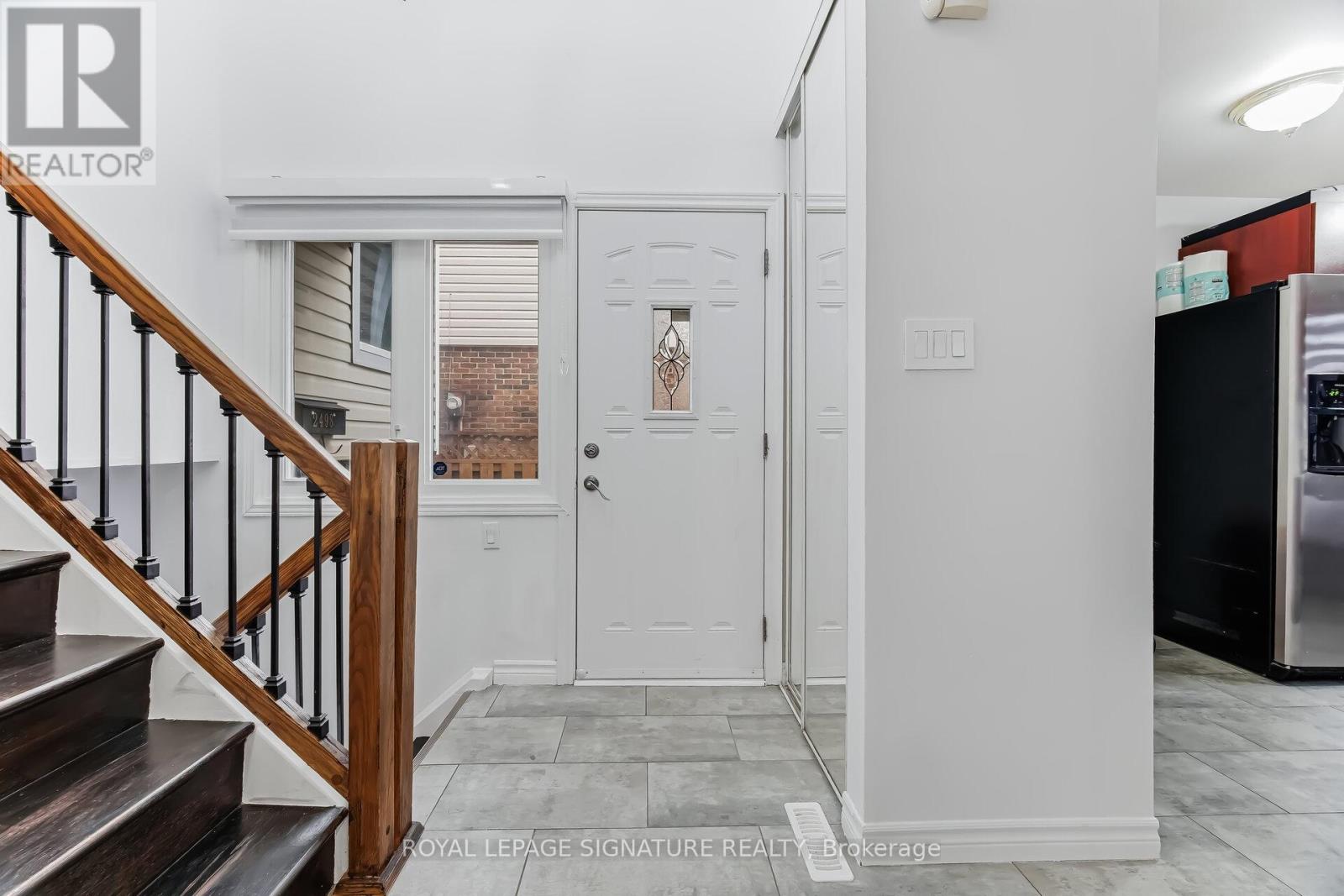 2498 Mainroyal Street S, Mississauga, Ontario  L5L 1C9 - Photo 4 - W13690736