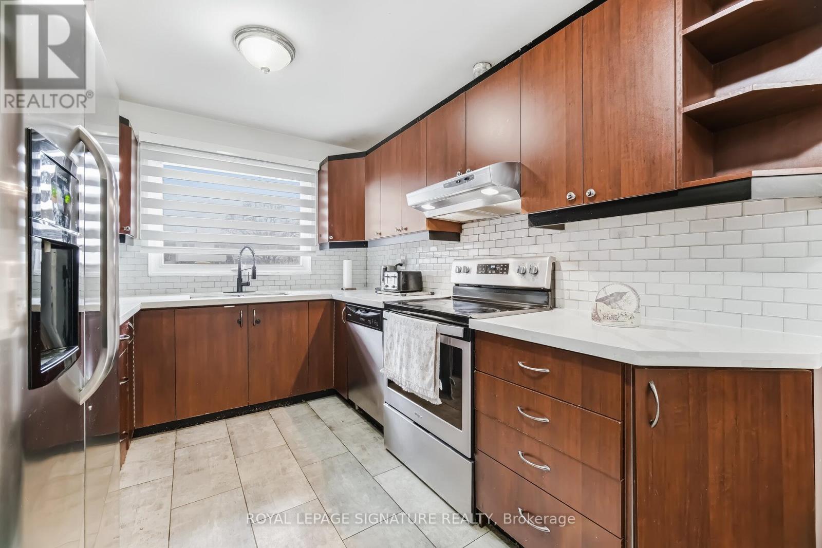 2498 Mainroyal Street S, Mississauga, Ontario  L5L 1C9 - Photo 8 - W13690736