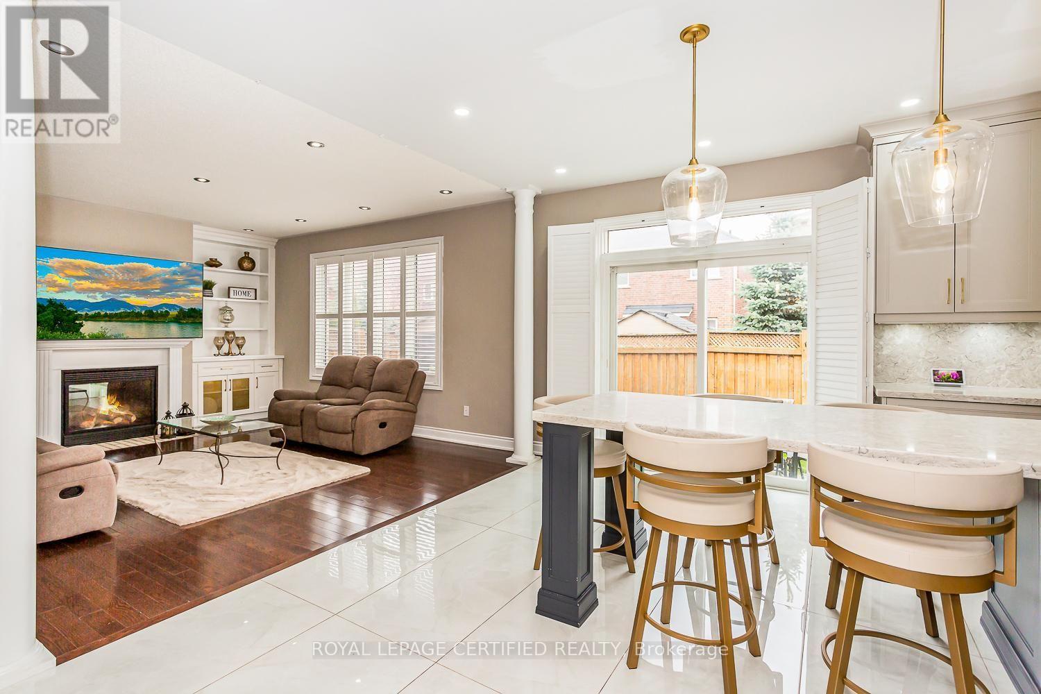3226 Paul Henderson Drive, Mississauga, Ontario  L5M 0H3 - Photo 11 - W13690740